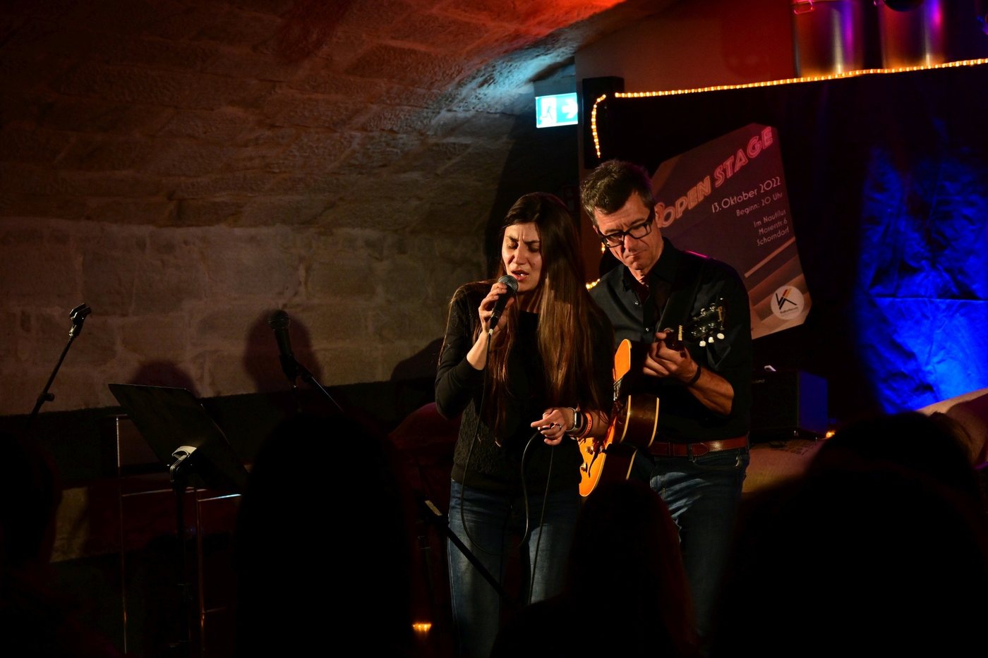 Elena Abramian im Duo mit Gitarrist